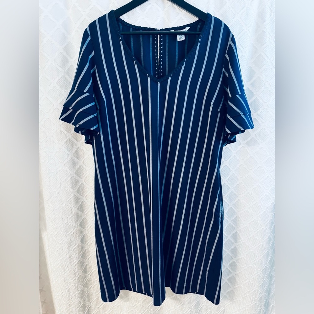 Tommy Bahama Navy and White Label Tag